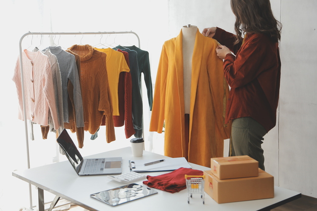 The Impact of E-commerce on the Garment Industry Trade Credebt